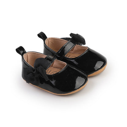 Baby shoe with bow