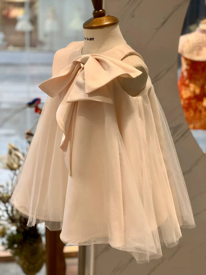 Vestido infantil blanco con lazo 
