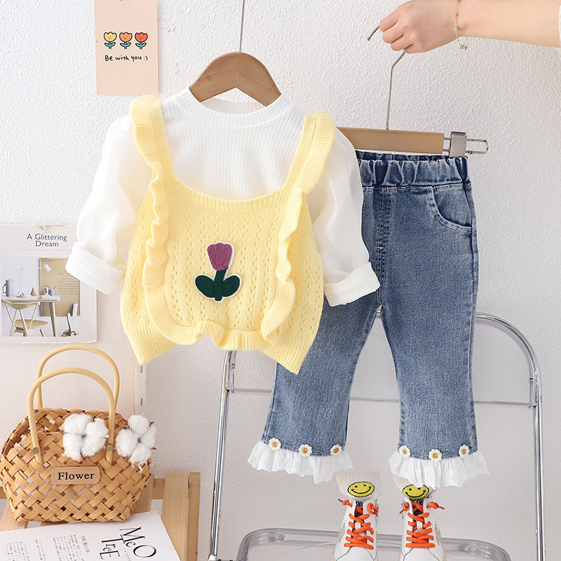Conjunto infantil de 3 piezas con pequeñas flores 