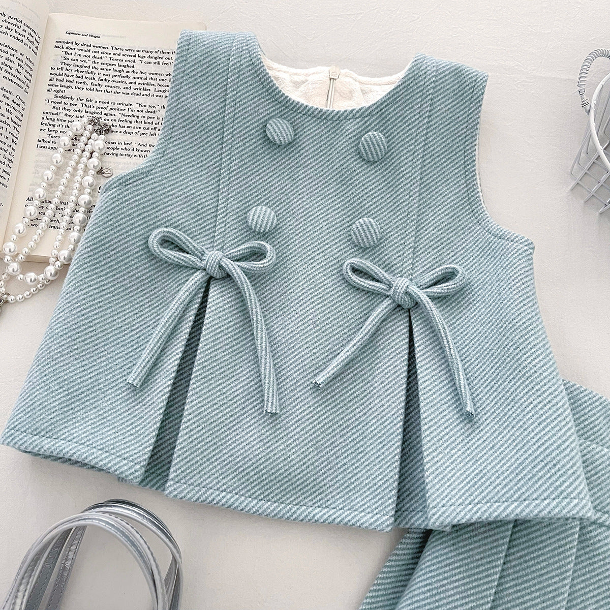 Girls' Set with Lace Collar and Checkered Pattern