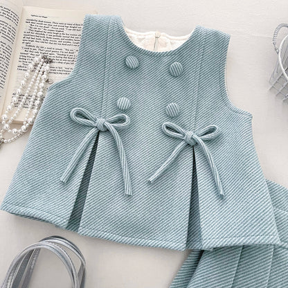 Girls' Set with Lace Collar and Checkered Pattern