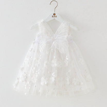 فستان من التول مع زهور وأجنحة صغيرة 