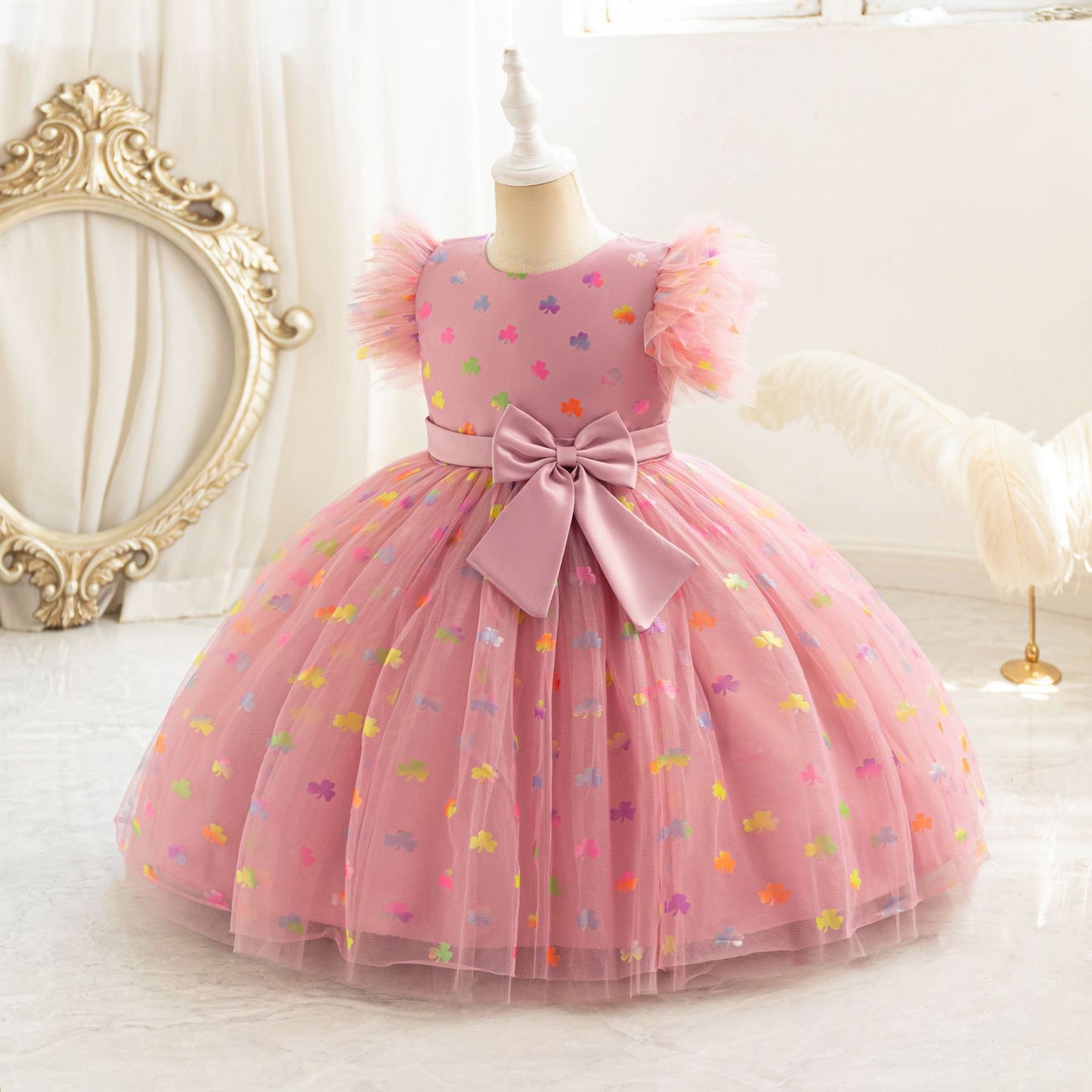 Vestido de fiesta infantil con lazo