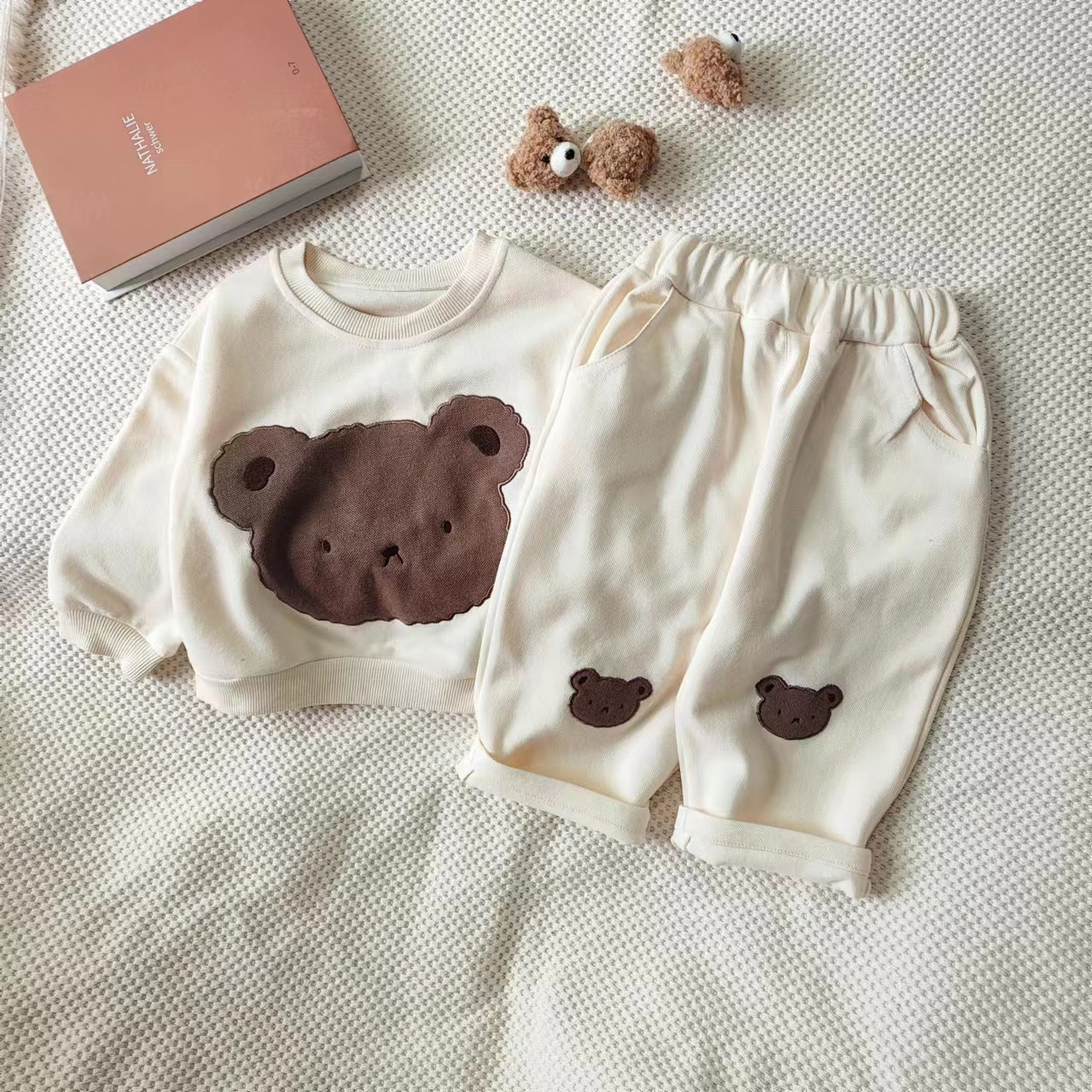 Conjunto infantil de invierno con ositos de peluche 