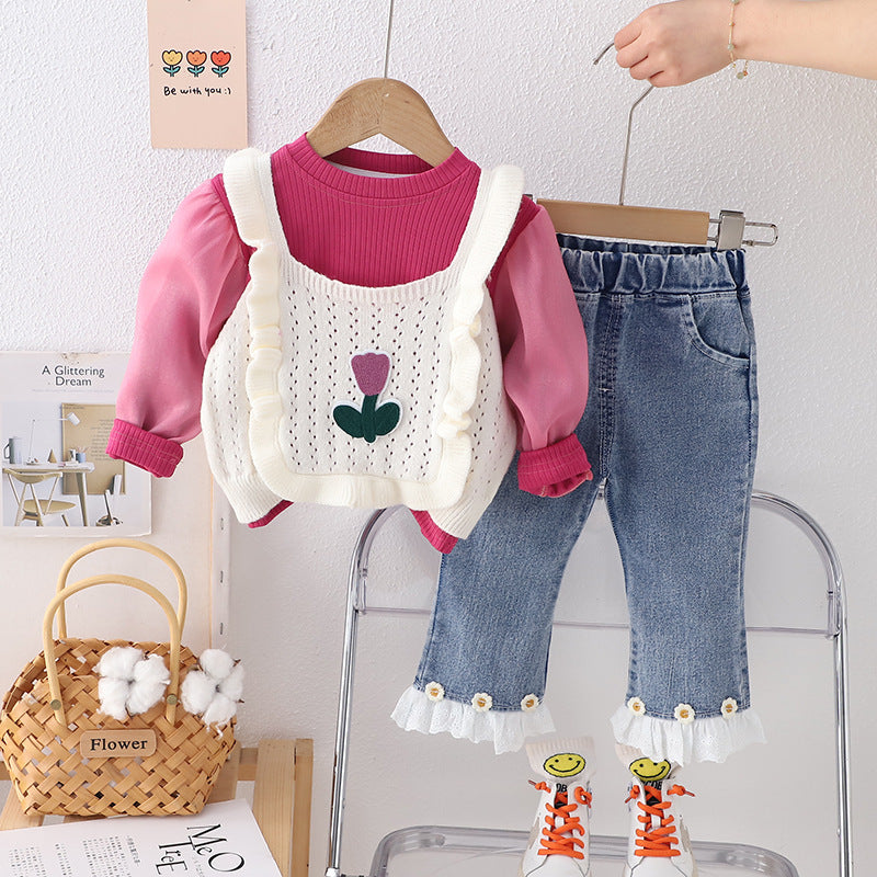 Conjunto infantil de 3 piezas con pequeñas flores 