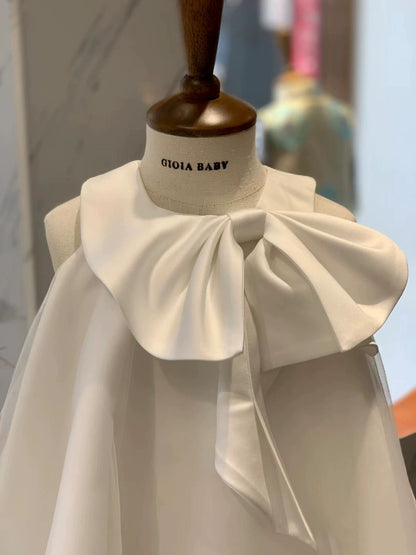 Vestido infantil blanco con lazo 