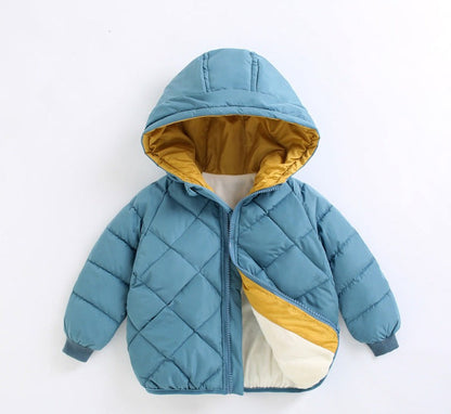 Chaqueta cálida con capucha para niños 