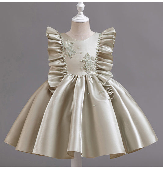 Vestido de fiesta de lujo con flores y perlas 