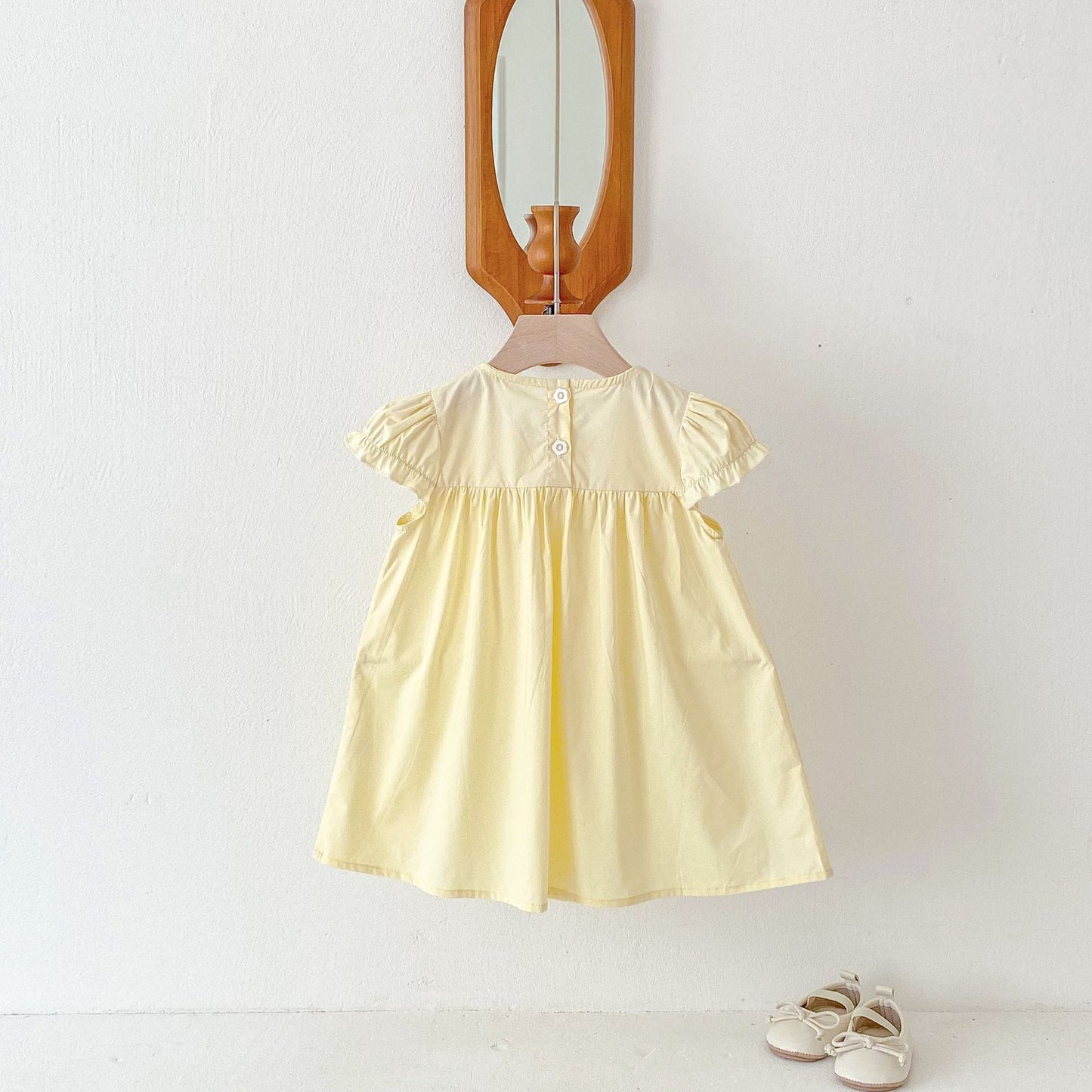 Children's Dress with Little Flowers and Ruffled Sleeves