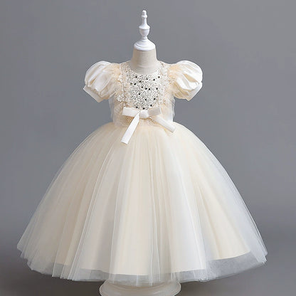 Vestido infantil con flores brillantes 