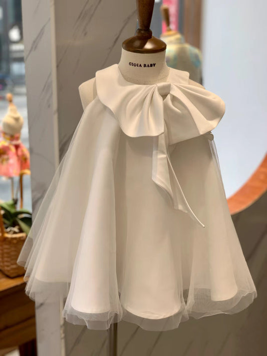 Vestido infantil blanco con lazo 