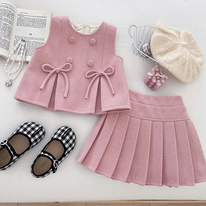 Girls' Set with Lace Collar and Checkered Pattern