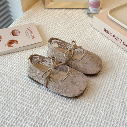 Zapatos florales para niñas 
