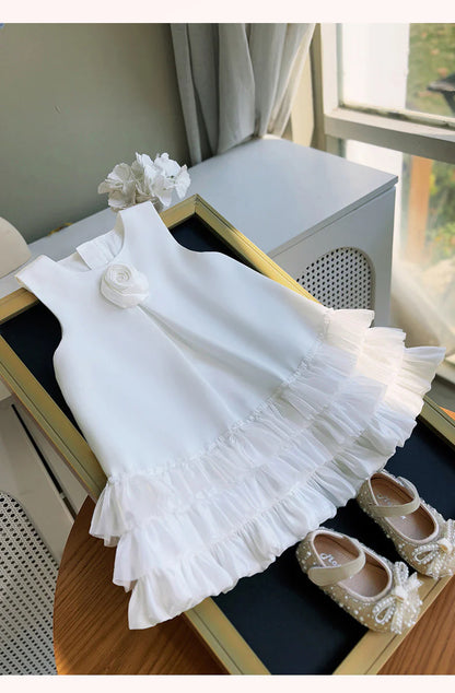 Vestido infantil de flores con dobladillo de tul 