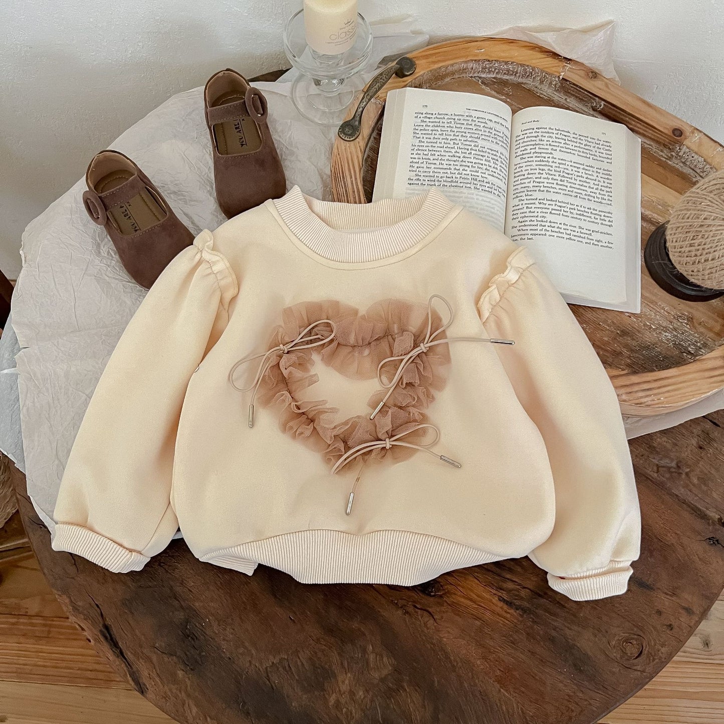 Blusa infantil para mujer con detalle de cordón 
