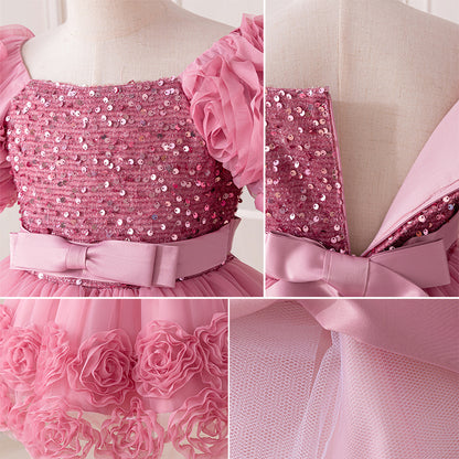 Vestido infantil con flores brillantes 