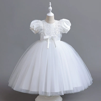 Vestido infantil con flores brillantes 