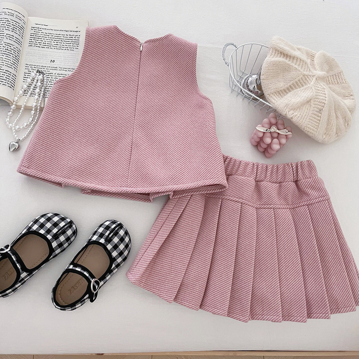 Girls' Set with Lace Collar and Checkered Pattern