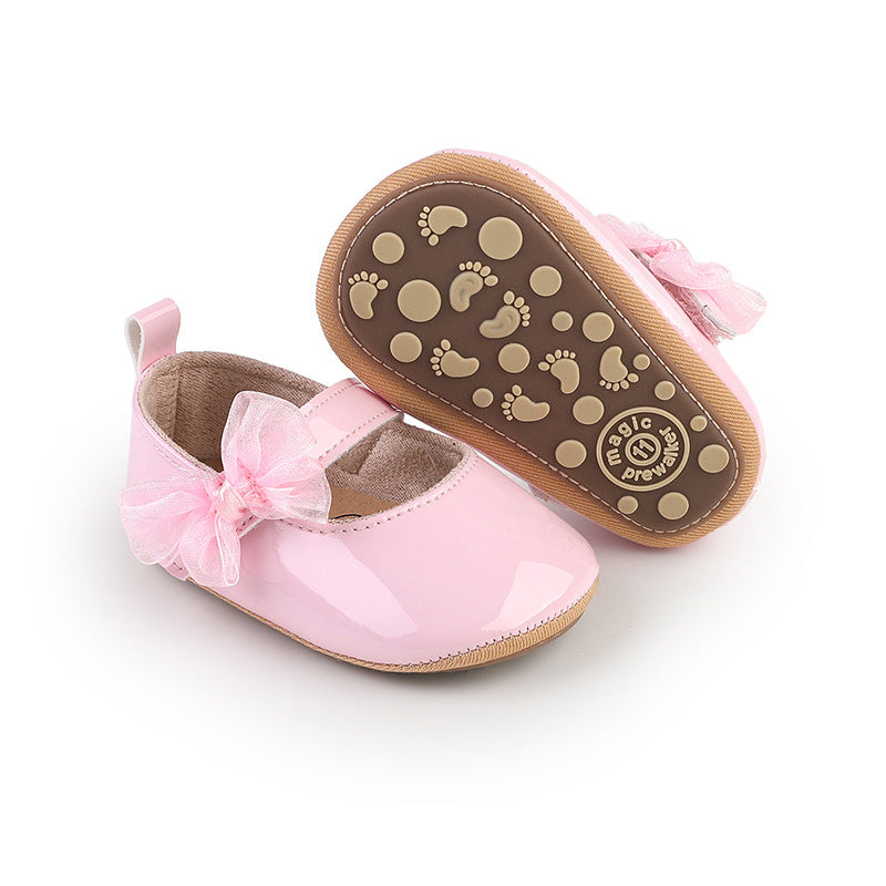 Baby shoe with bow