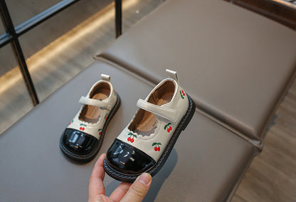 Cerejinhas de moda en calzado para niñas 