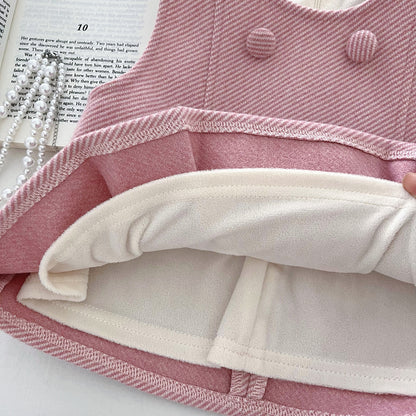 Girls' Set with Lace Collar and Checkered Pattern