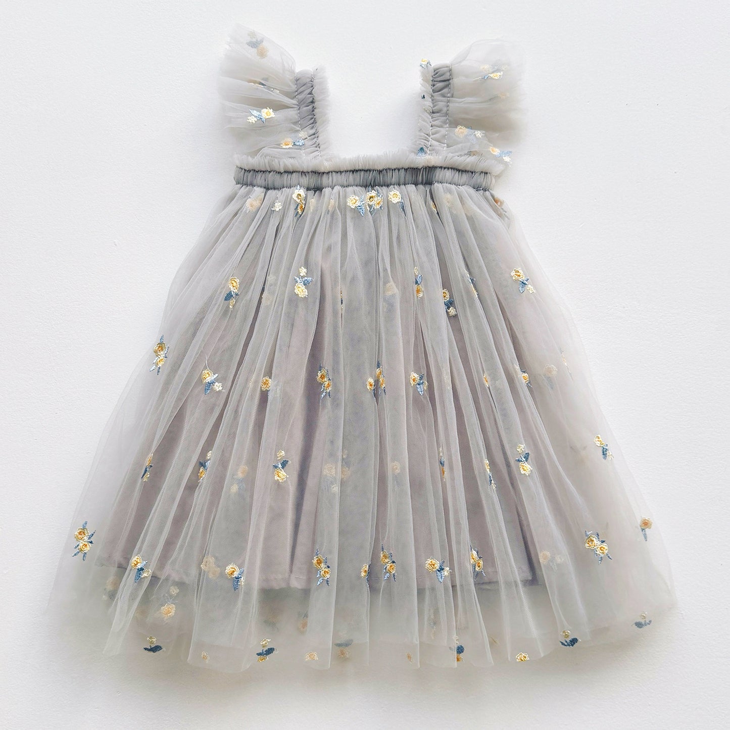Vestido de tul con flores para niña 