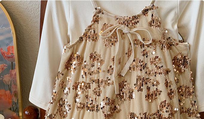 Vestido infantil de lentejuelas y tul 