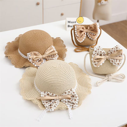 Sombrero infantil con lazo de flores 