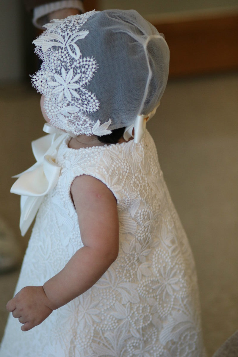 Lace dress with bow for girls