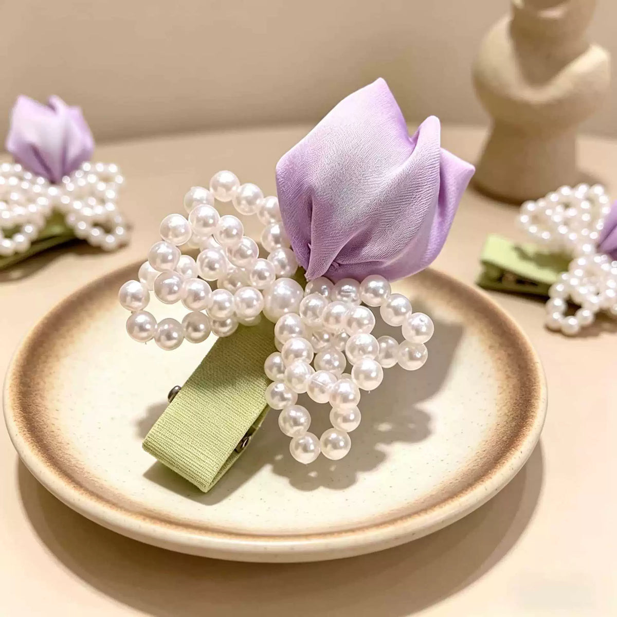 Tulip hair clip