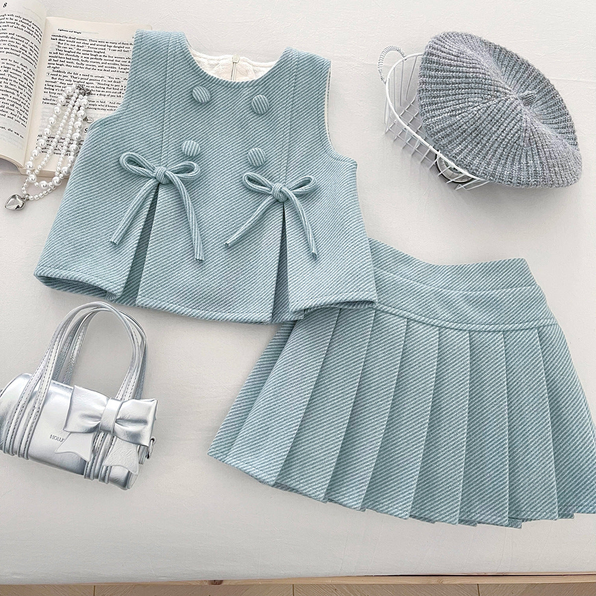 Girls' Set with Lace Collar and Checkered Pattern