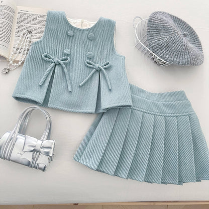 Girls' Set with Lace Collar and Checkered Pattern