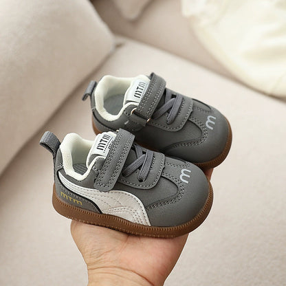 Children's sneakers with Velcro