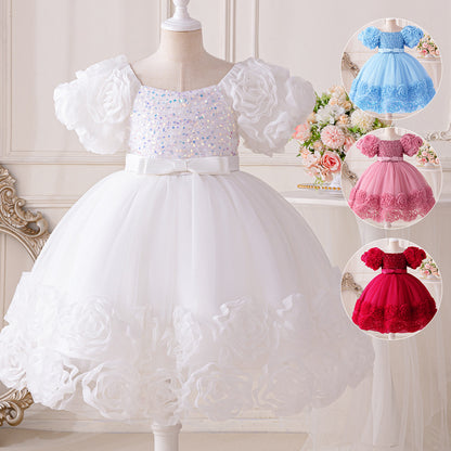 Vestido infantil con flores brillantes 