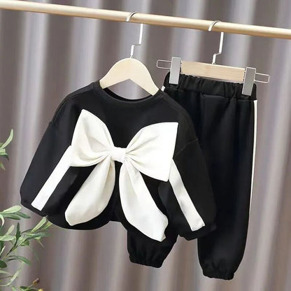 Conjunto infantil con lazo 