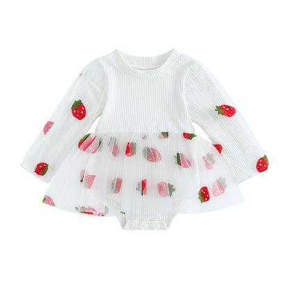 Cuerpo de niños con fresas