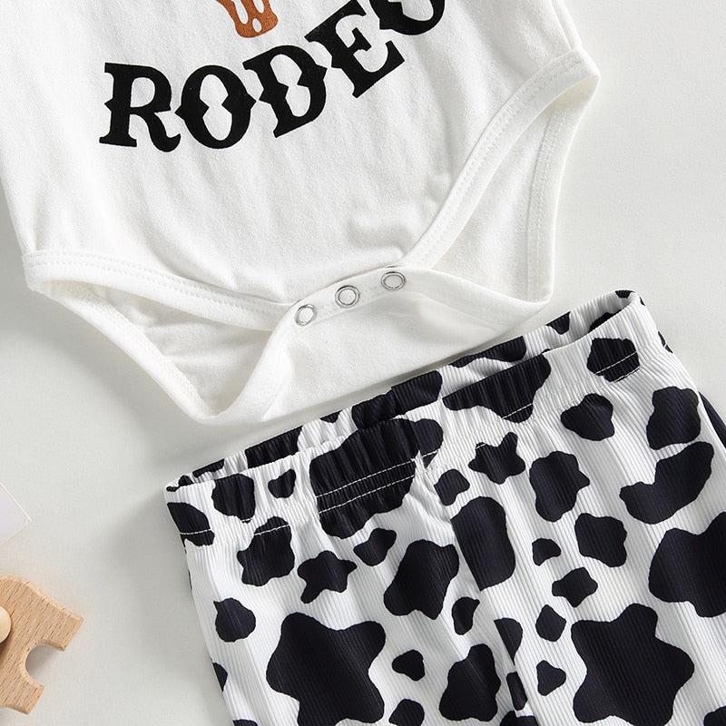 Conjunto de 3 piezas con pantalón acampanado estampado