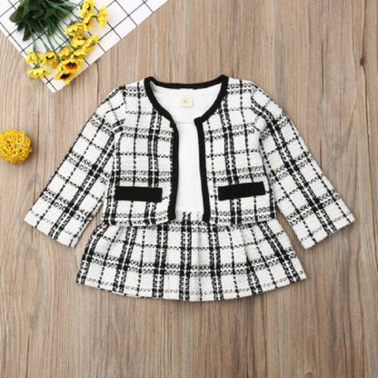Conjunto infantil de cuadros blancos y negros 