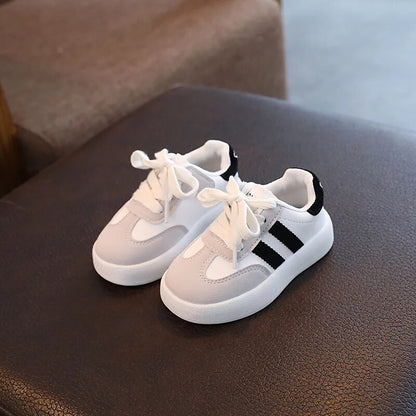 Zapatillas deportivas con cordones AD para niños 