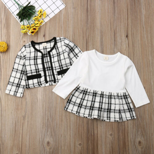 Conjunto infantil de cuadros blancos y negros 