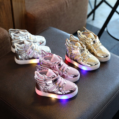 حذاء أطفال بجناح و LED 
