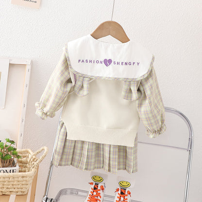 Vestido infantil con chaleco y bolso de osito