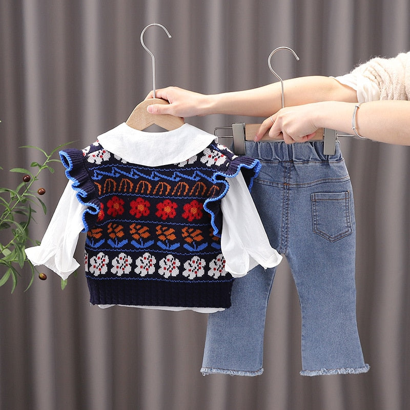 Conjunto infantil de mujer con chaleco floreado