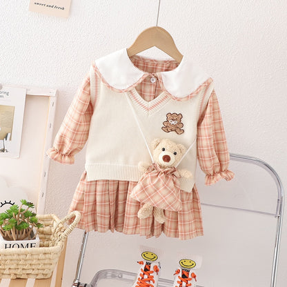 Vestido infantil con chaleco y bolso de osito