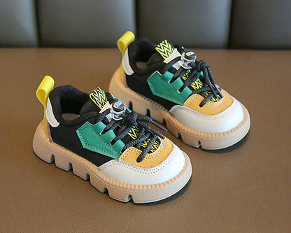 Zapatillas con cordones de colores para niños 
