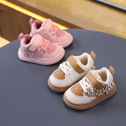Zapatillas de piel y velcro para niños 