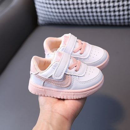 Zapatillas NK rosas para niños 