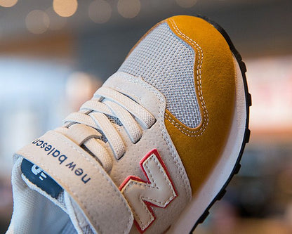 Nuevas zapatillas coloridas para niños 