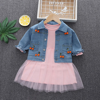 Vestido de tul + chaqueta de cerezas 