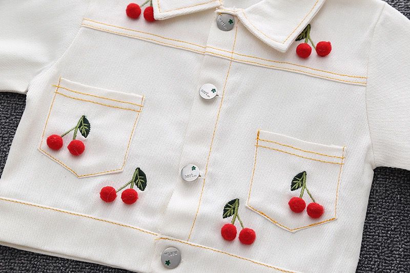 Vestido de tul + chaqueta de cerezas 